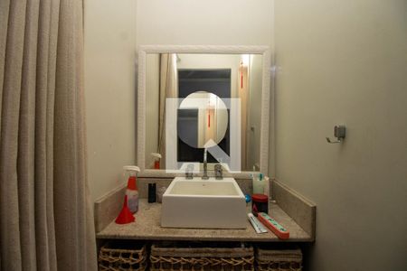 Casa à venda com 260m², 2 quartos e 3 vagasBanheiro da Suíte 1