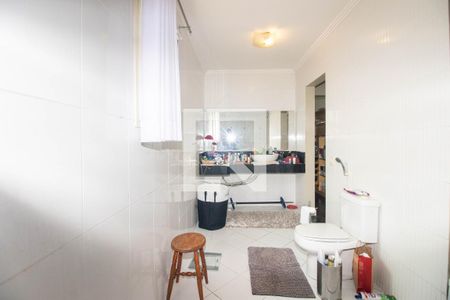 Casa à venda com 260m², 2 quartos e 3 vagasBanheiro da Suíte 2