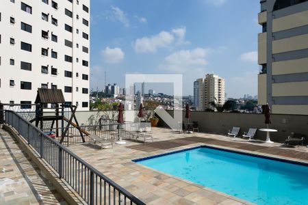 Apartamento à venda com 120m², 4 quartos e 4 vagas Apartamento à venda com 120m², 4 quartos e 4 vagasÁrea comum - Piscina