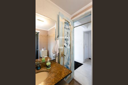 Apartamento à venda com 120m², 4 quartos e 4 vagas Apartamento à venda com 120m², 4 quartos e 4 vagasBanheiro da Suíte