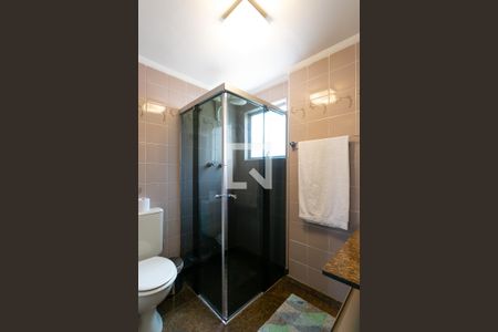 Apartamento à venda com 120m², 4 quartos e 4 vagas Apartamento à venda com 120m², 4 quartos e 4 vagasBanheiro da Suíte