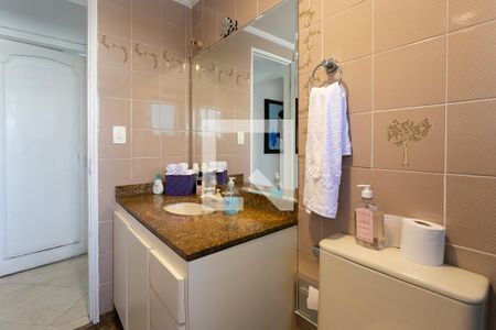 Apartamento à venda com 120m², 4 quartos e 4 vagas Apartamento à venda com 120m², 4 quartos e 4 vagasBanheiro
