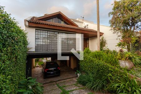 Casa para alugar com 460m², 5 quartos e 5 vagas Casa para alugar com 460m², 5 quartos e 5 vagasFachada