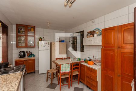 Casa para alugar com 460m², 5 quartos e 5 vagas Casa para alugar com 460m², 5 quartos e 5 vagasCozinha