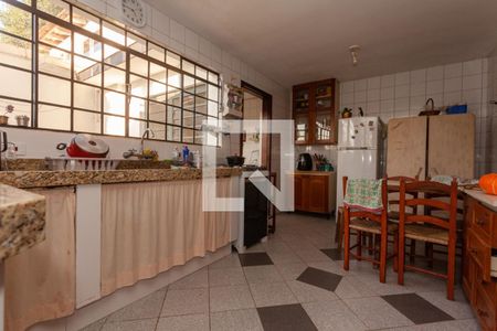 Casa para alugar com 460m², 5 quartos e 5 vagas Casa para alugar com 460m², 5 quartos e 5 vagasCozinha
