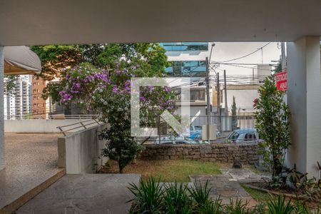Casa à venda com 540m², 6 quartos e 2 vagas Casa à venda com 540m², 6 quartos e 2 vagasQuintal