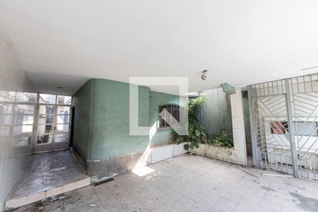 Casa à venda com 400m², 2 quartos e 2 vagas Casa à venda com 400m², 2 quartos e 2 vagasGaragem