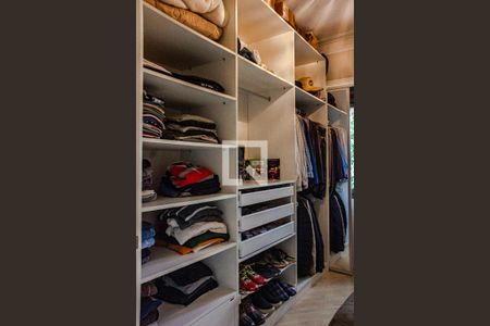 Apartamento à venda com 201m², 2 quartos e 2 vagas Apartamento à venda com 201m², 2 quartos e 2 vagasCloset do quarto 1