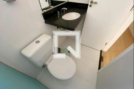 Casa à venda com 123m², 2 quartos e 2 vagas Casa à venda com 123m², 2 quartos e 2 vagasBanheiro