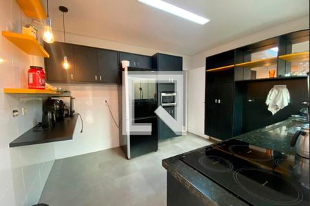 Casa à venda com 123m², 2 quartos e 2 vagas Casa à venda com 123m², 2 quartos e 2 vagasCozinha
