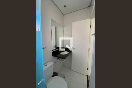 Casa à venda com 123m², 2 quartos e 2 vagas Casa à venda com 123m², 2 quartos e 2 vagasBanheiro