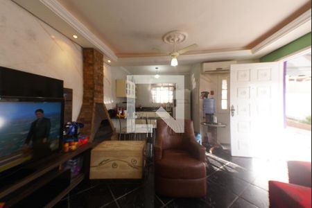 Sala de casa à venda com 2 quartos, 100m² em Vila Nova, Porto Alegre