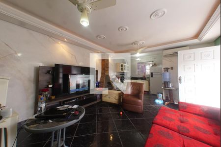 Sala de casa à venda com 2 quartos, 100m² em Vila Nova, Porto Alegre