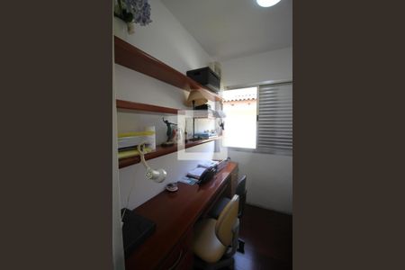 Casa à venda com 170m², 3 quartos e 2 vagasEscritório