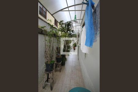 Casa à venda com 170m², 3 quartos e 2 vagasCorredor