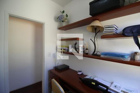 Casa à venda com 170m², 3 quartos e 2 vagasEscritório