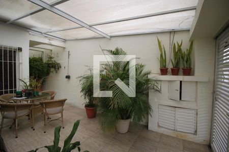 Casa à venda com 170m², 3 quartos e 2 vagasGaragem
