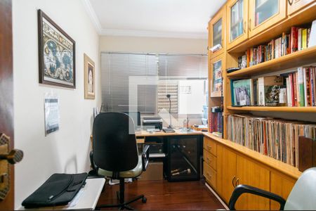 Apartamento à venda com 234m², 4 quartos e 3 vagasEscritório