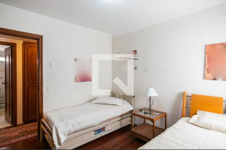 Apartamento à venda com 234m², 4 quartos e 3 vagasQuarto 2