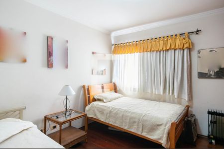 Apartamento à venda com 234m², 4 quartos e 3 vagasQuarto 2