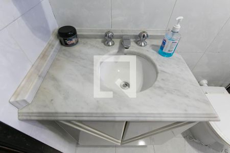 Casa à venda com 93m², 3 quartos e 2 vagas Casa à venda com 93m², 3 quartos e 2 vagasDetalhe banheiro