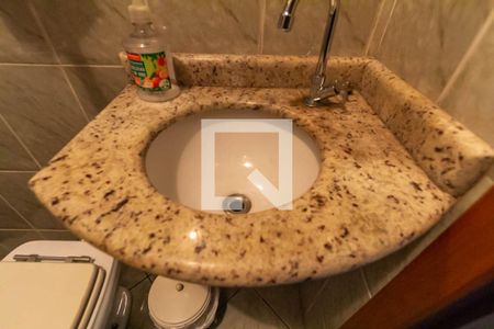 Casa à venda com 173m², 2 quartos e 5 vagas Casa à venda com 173m², 2 quartos e 5 vagasBanheiro social