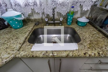 Casa à venda com 173m², 2 quartos e 5 vagas Casa à venda com 173m², 2 quartos e 5 vagasCozinha e copa