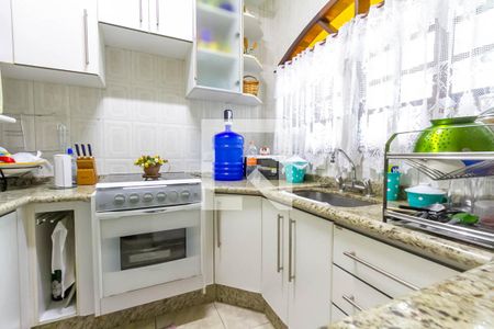 Casa à venda com 173m², 2 quartos e 5 vagas Casa à venda com 173m², 2 quartos e 5 vagasCozinha e copa