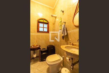 Casa à venda com 173m², 2 quartos e 5 vagas Casa à venda com 173m², 2 quartos e 5 vagasBanheiro social