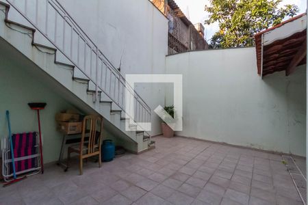Casa à venda com 173m², 2 quartos e 5 vagas Casa à venda com 173m², 2 quartos e 5 vagasQuintal