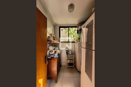 Casa à venda com 325m², 5 quartos e 5 vagas Casa à venda com 325m², 5 quartos e 5 vagasDespensa