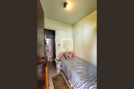 Casa à venda com 325m², 5 quartos e 5 vagas Casa à venda com 325m², 5 quartos e 5 vagasSuíte de servico