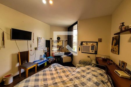 Casa à venda com 325m², 5 quartos e 5 vagas Casa à venda com 325m², 5 quartos e 5 vagasSuíte 1