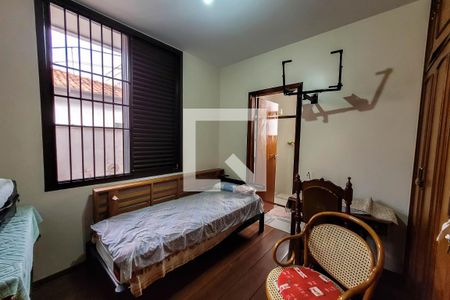 Casa à venda com 325m², 5 quartos e 5 vagas Casa à venda com 325m², 5 quartos e 5 vagasSuíte 3