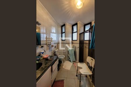 Casa à venda com 325m², 5 quartos e 5 vagas Casa à venda com 325m², 5 quartos e 5 vagasBanheiro da Suíte 1