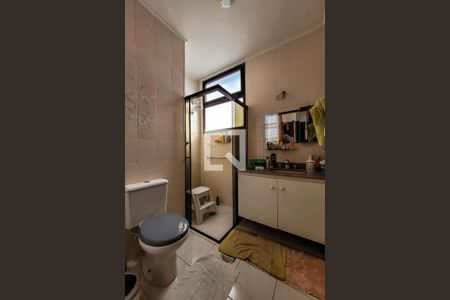 Casa à venda com 325m², 5 quartos e 5 vagas Casa à venda com 325m², 5 quartos e 5 vagasBanheiro da Suíte 4