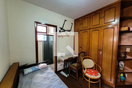 Casa à venda com 325m², 5 quartos e 5 vagas Casa à venda com 325m², 5 quartos e 5 vagasSuíte 3