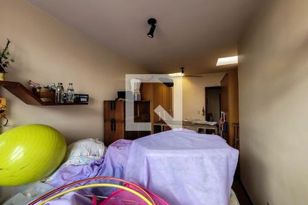 Casa à venda com 325m², 5 quartos e 5 vagas Casa à venda com 325m², 5 quartos e 5 vagasQuarto 1