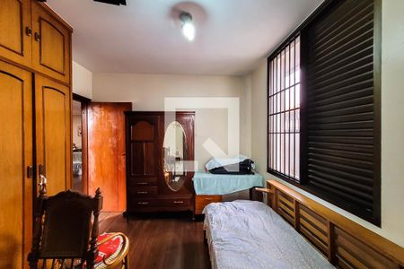 Casa à venda com 325m², 5 quartos e 5 vagas Casa à venda com 325m², 5 quartos e 5 vagasSuíte 3