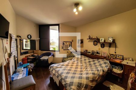 Casa à venda com 325m², 5 quartos e 5 vagas Casa à venda com 325m², 5 quartos e 5 vagasSuíte 1