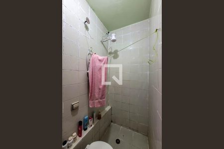 Casa à venda com 325m², 5 quartos e 5 vagas Casa à venda com 325m², 5 quartos e 5 vagasBanheiro Suíte de servico