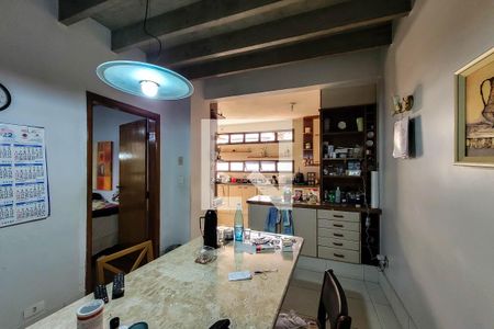 Casa à venda com 325m², 5 quartos e 5 vagas Casa à venda com 325m², 5 quartos e 5 vagasCopa