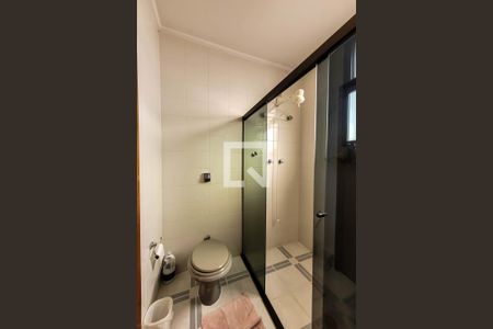 Casa à venda com 325m², 5 quartos e 5 vagas Casa à venda com 325m², 5 quartos e 5 vagasBanheiro da Suíte 3