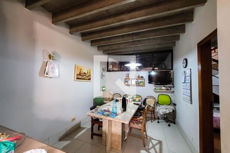 Casa à venda com 325m², 5 quartos e 5 vagas Casa à venda com 325m², 5 quartos e 5 vagasCopa