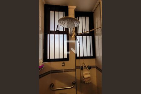 Casa à venda com 325m², 5 quartos e 5 vagas Casa à venda com 325m², 5 quartos e 5 vagasBanheiro da Suíte 1