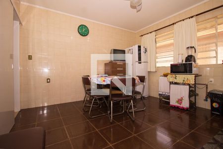 Casa à venda com 170m², 4 quartos e 12 vagas Casa à venda com 170m², 4 quartos e 12 vagasCozinha
