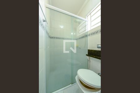 Casa à venda com 160m², 3 quartos e 5 vagas Casa à venda com 160m², 3 quartos e 5 vagasBanheiro 2