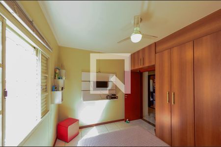 Casa à venda com 160m², 3 quartos e 5 vagas Casa à venda com 160m², 3 quartos e 5 vagasQuarto 1