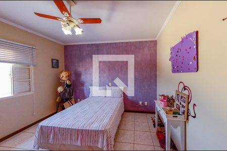 Casa à venda com 160m², 3 quartos e 5 vagas Casa à venda com 160m², 3 quartos e 5 vagasQuarto 2