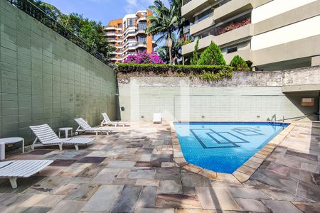 Apartamento à venda com 152m², 3 quartos e 3 vagasÁrea Comum - Piscina